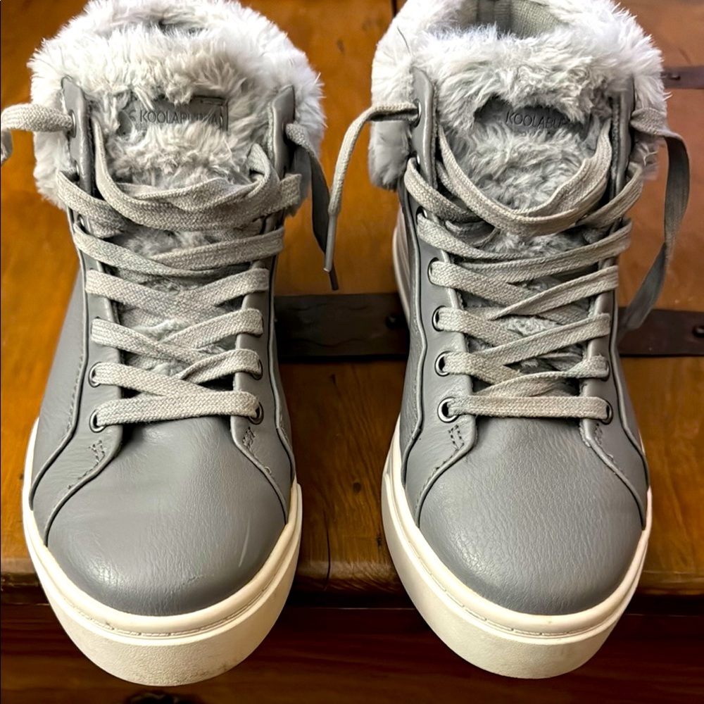 KOOLABURRA by UGG Sundell Fuzz Chukka High Sneaker Boots
